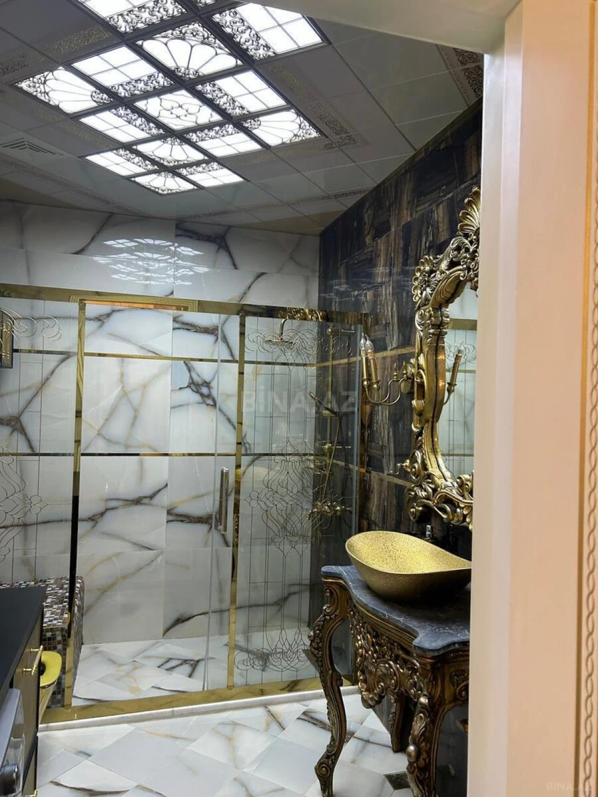 Satılır 4 otaqlı mənzil 160 m²