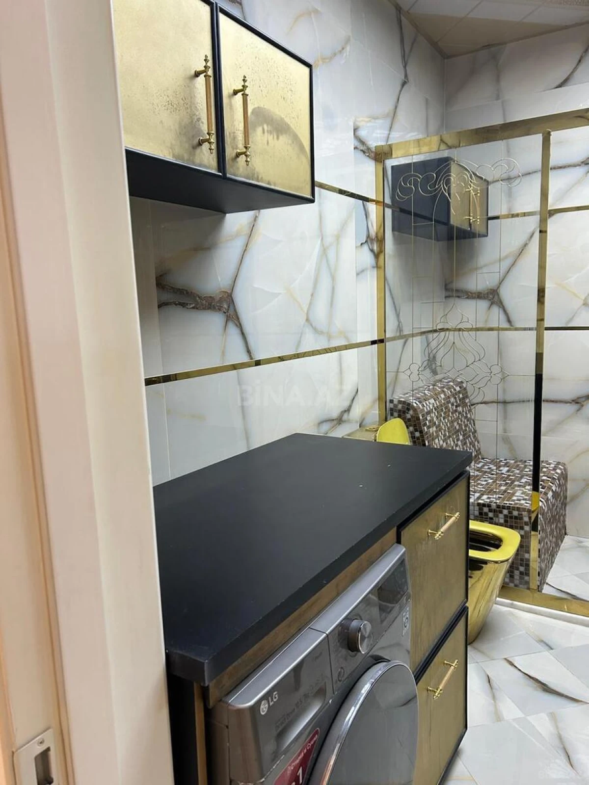 Satılır 4 otaqlı mənzil 160 m²