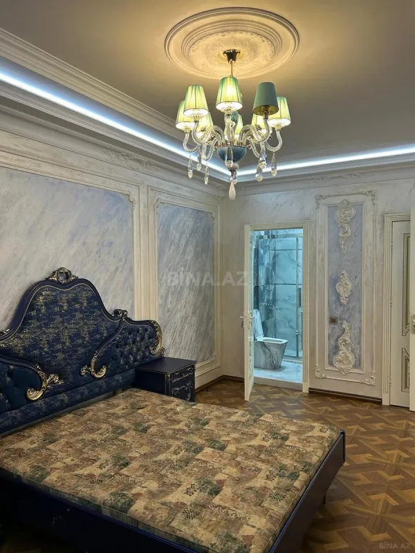 Satılır 4 otaqlı mənzil 160 m²