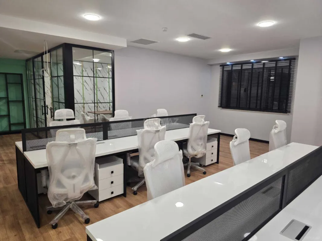 Kirayə verilir 8 otaqlı ofis 200 m²