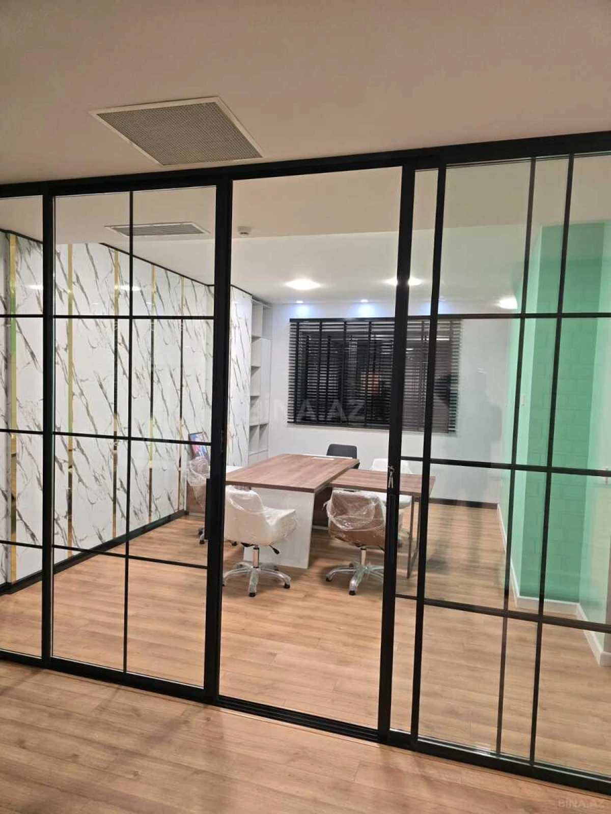 Kirayə verilir 8 otaqlı ofis 200 m²