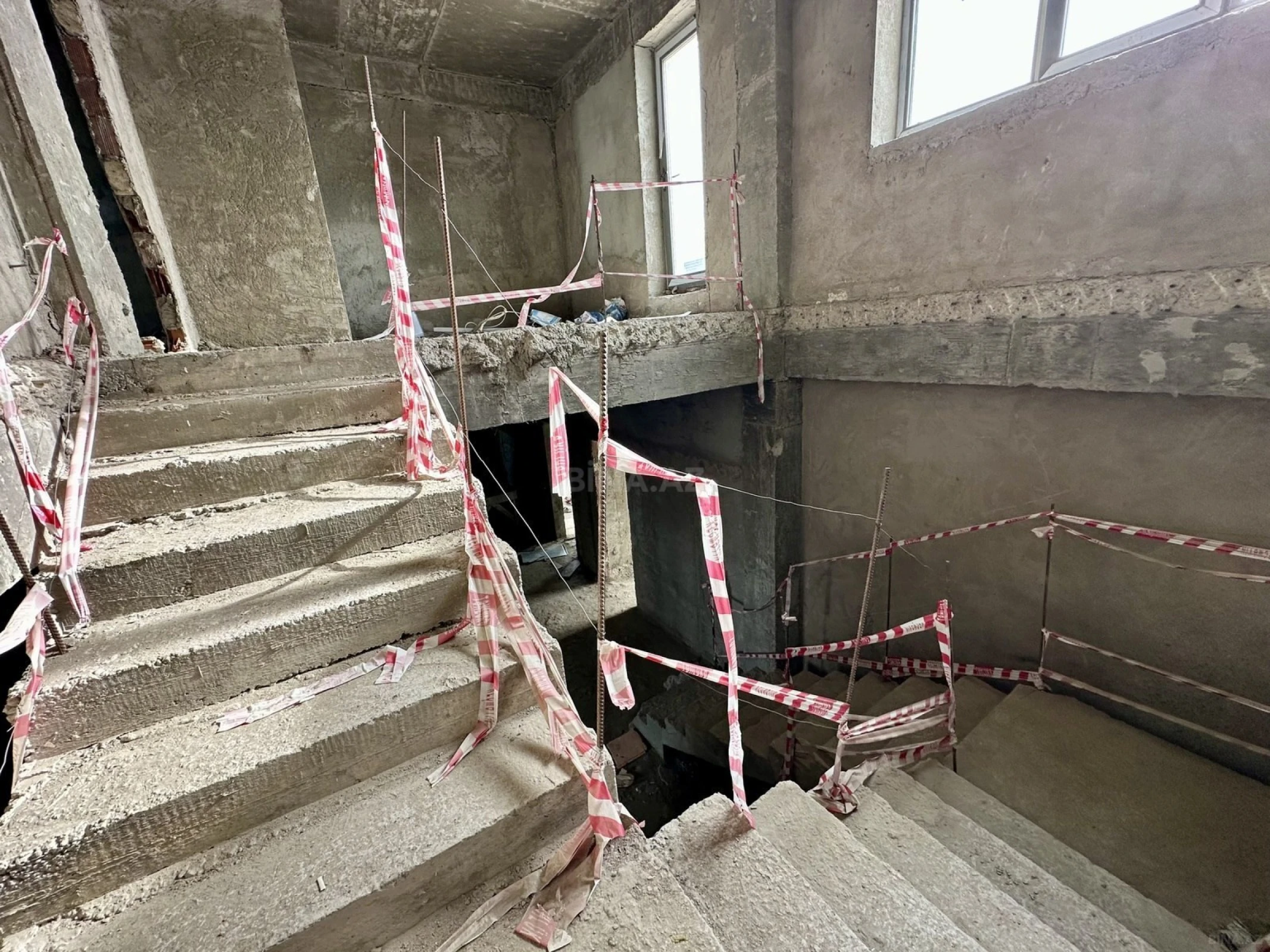 Satılır 5 otaqlı mənzil 600 m²