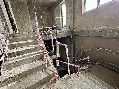 Satılır 5 otaqlı mənzil 600 m²