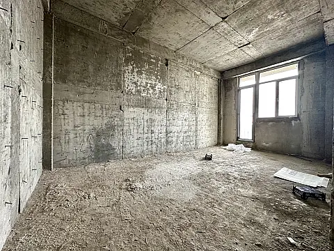 Satılır 5 otaqlı mənzil 600 m²