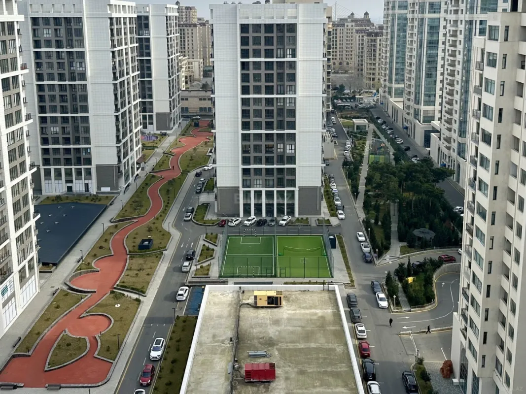 Satılır 5 otaqlı mənzil 600 m²