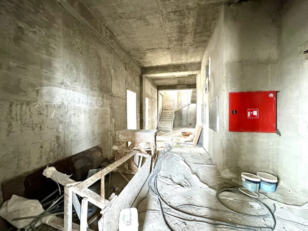 Satılır 5 otaqlı mənzil 600 m²