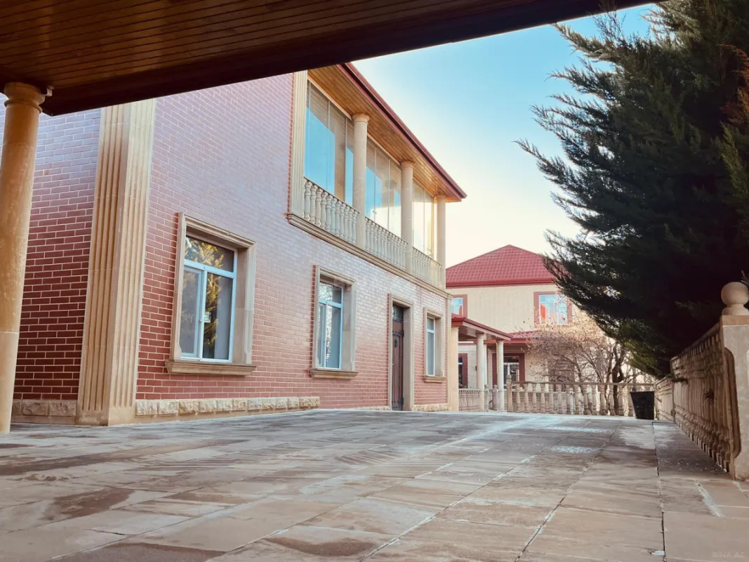 Kirayə verilir 8 otaqlı həyət evi 360 m²