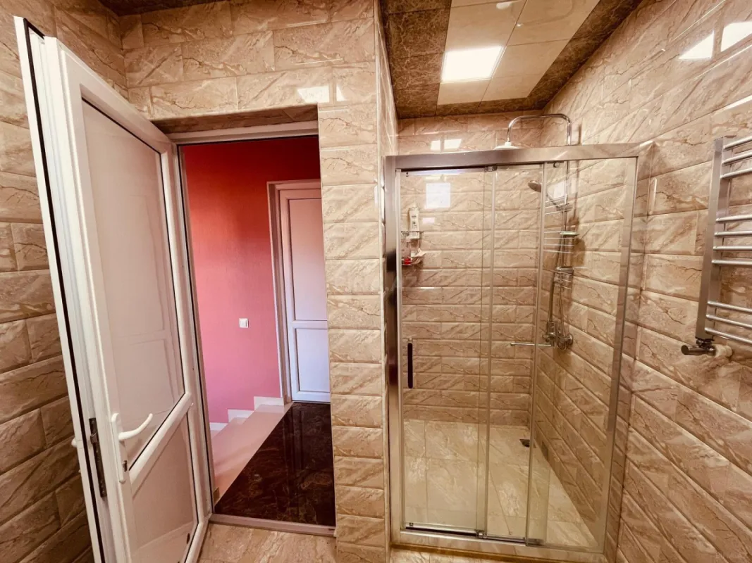 Kirayə verilir 8 otaqlı həyət evi 360 m²