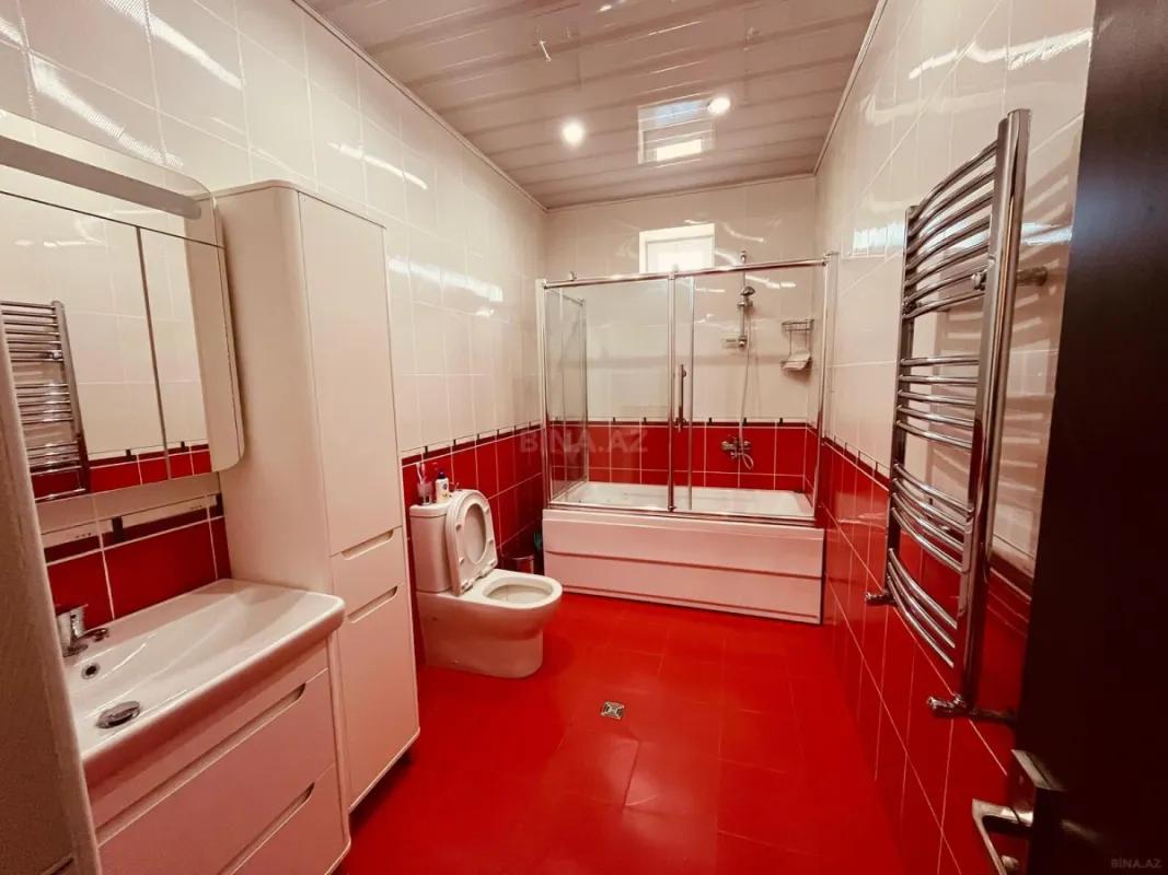 Kirayə verilir 8 otaqlı həyət evi 360 m²