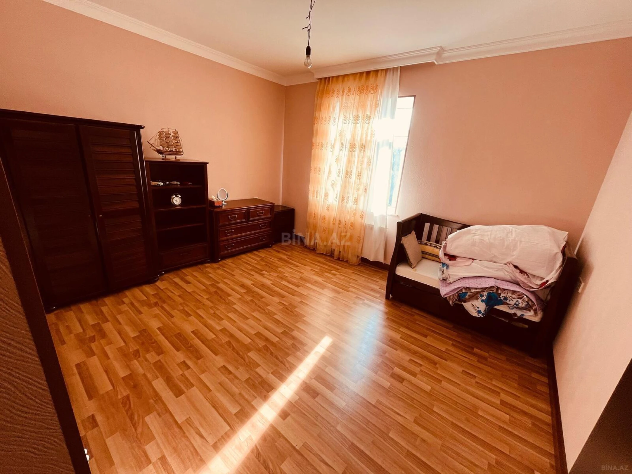 Kirayə verilir 8 otaqlı həyət evi 360 m²