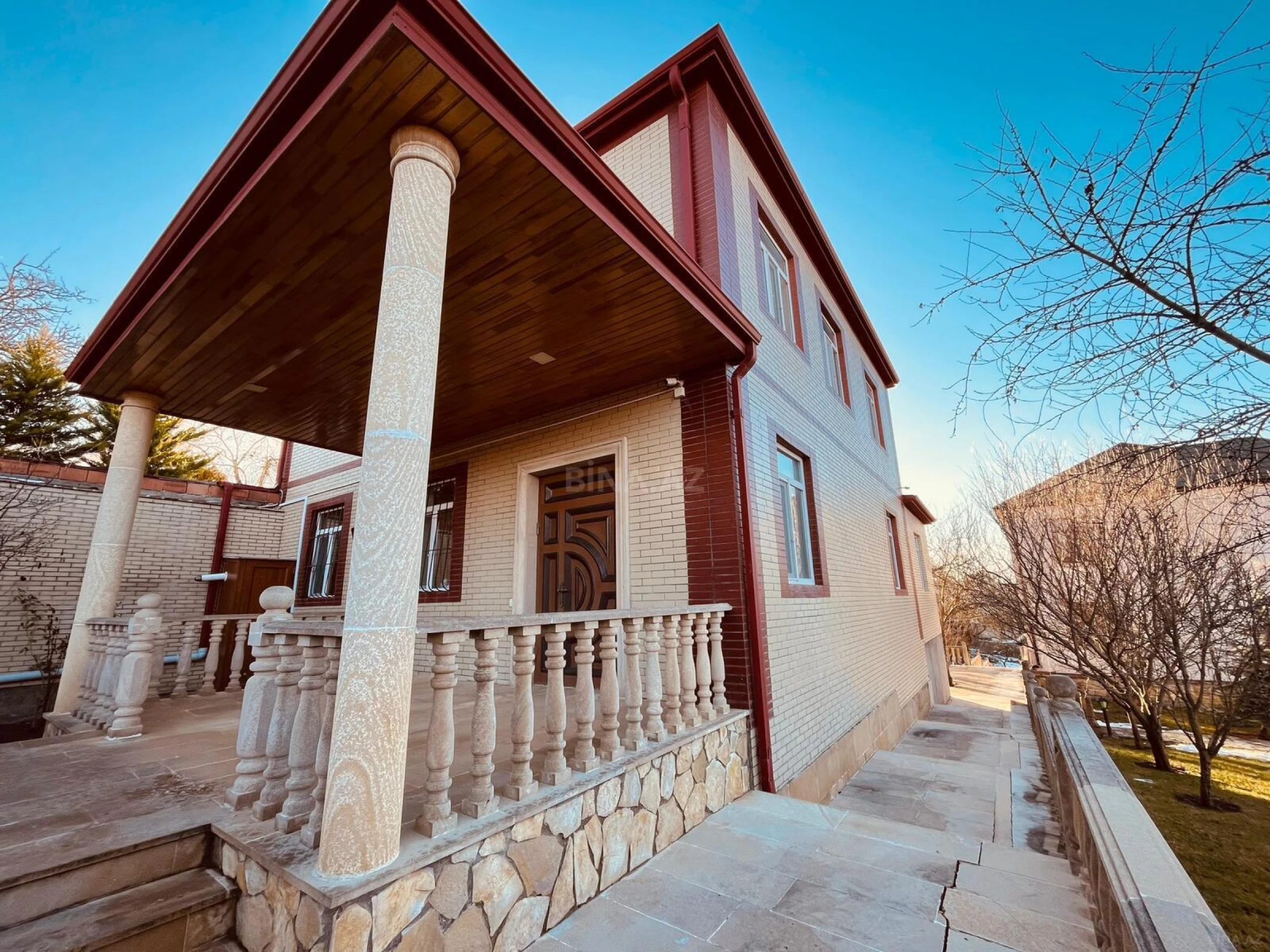 Kirayə verilir 8 otaqlı həyət evi 360 m²