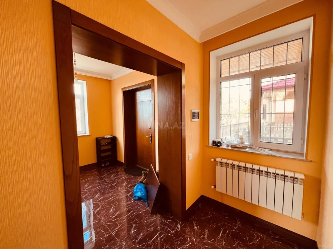 Kirayə verilir 8 otaqlı həyət evi 360 m²