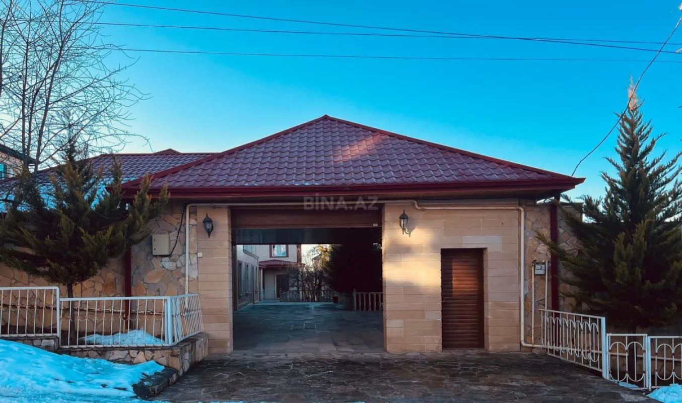 Kirayə verilir 8 otaqlı həyət evi 360 m²