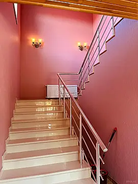 Kirayə verilir 8 otaqlı həyət evi 360 m²