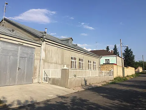 Satılır 3 otaqlı həyət evi 140.9 m²