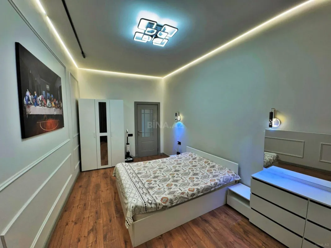 Satılır 3 otaqlı mənzil 114 m²