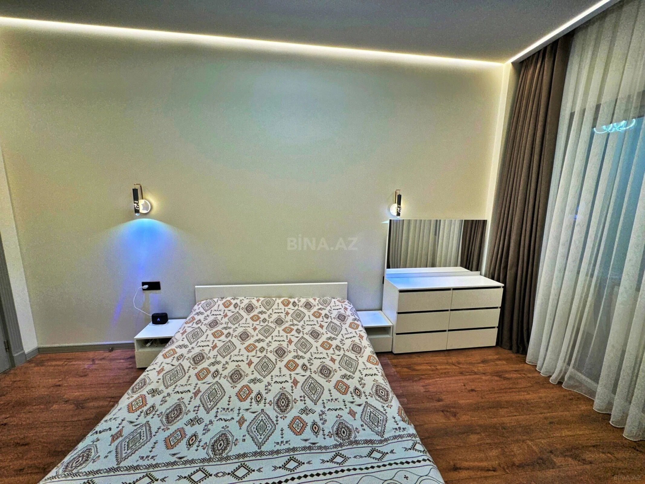 Satılır 3 otaqlı mənzil 114 m²