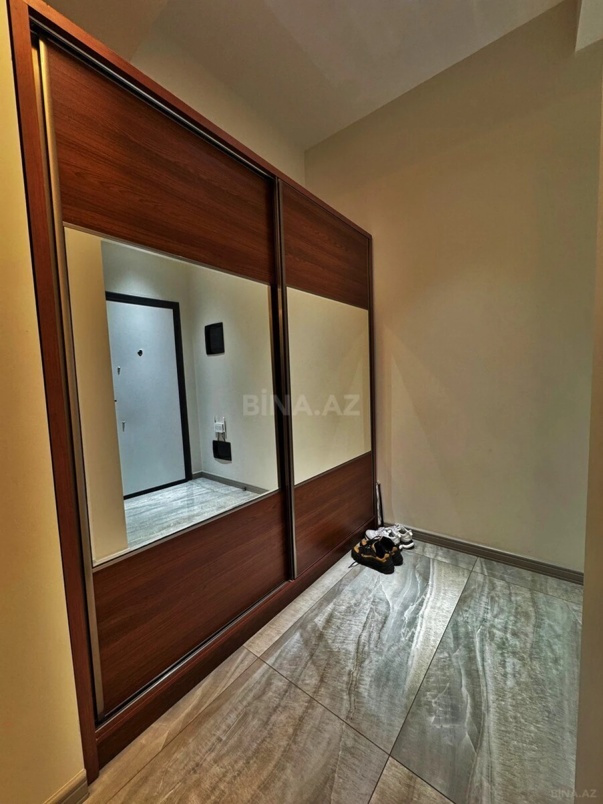 Satılır 3 otaqlı mənzil 114 m²