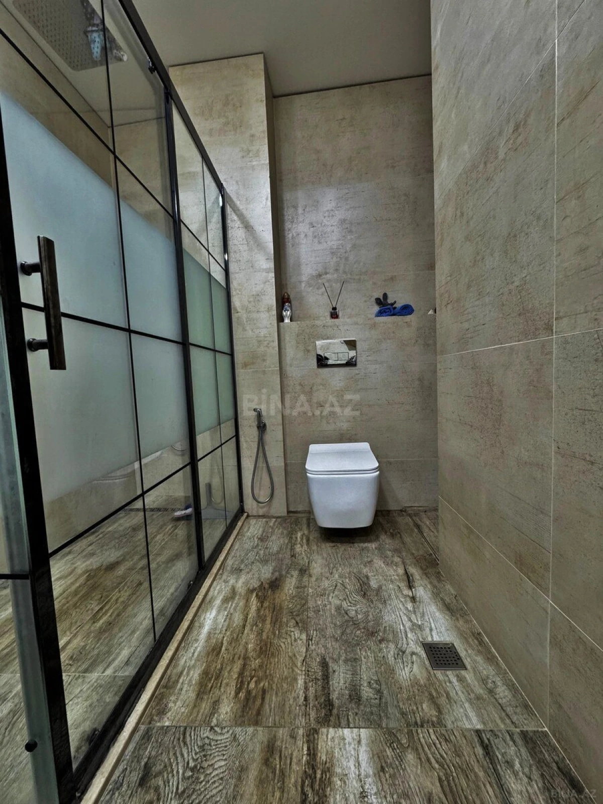 Satılır 3 otaqlı mənzil 114 m²