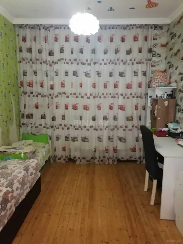 Satılır 6 otaqlı həyət evi 202 m²