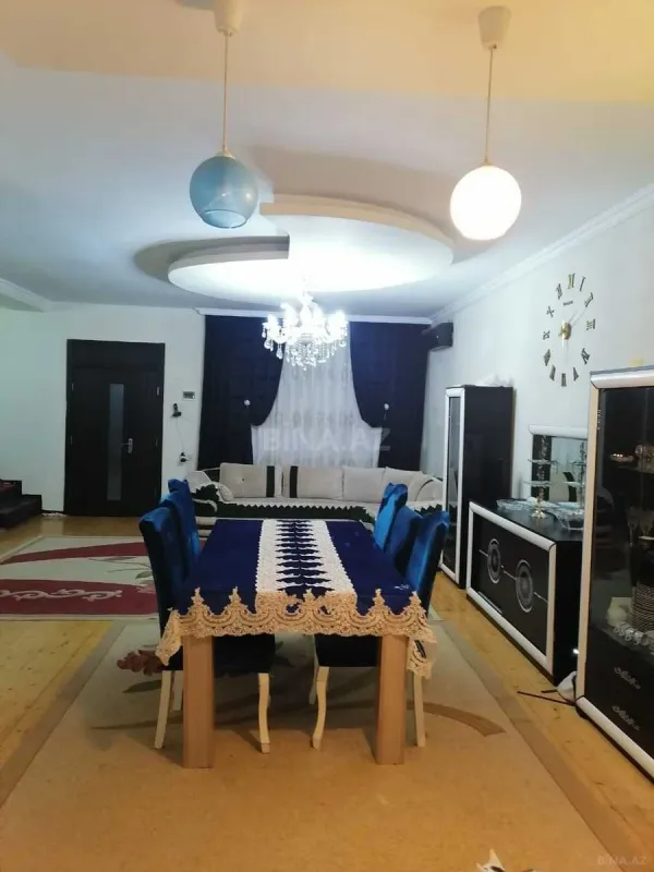 Satılır 6 otaqlı həyət evi 202 m²