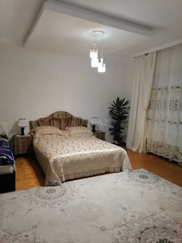 Satılır 6 otaqlı həyət evi 202 m²