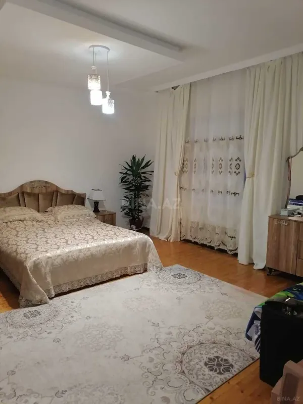 Satılır 6 otaqlı həyət evi 202 m²