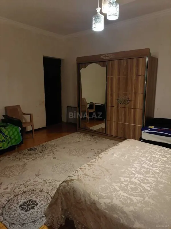 Satılır 6 otaqlı həyət evi 202 m²