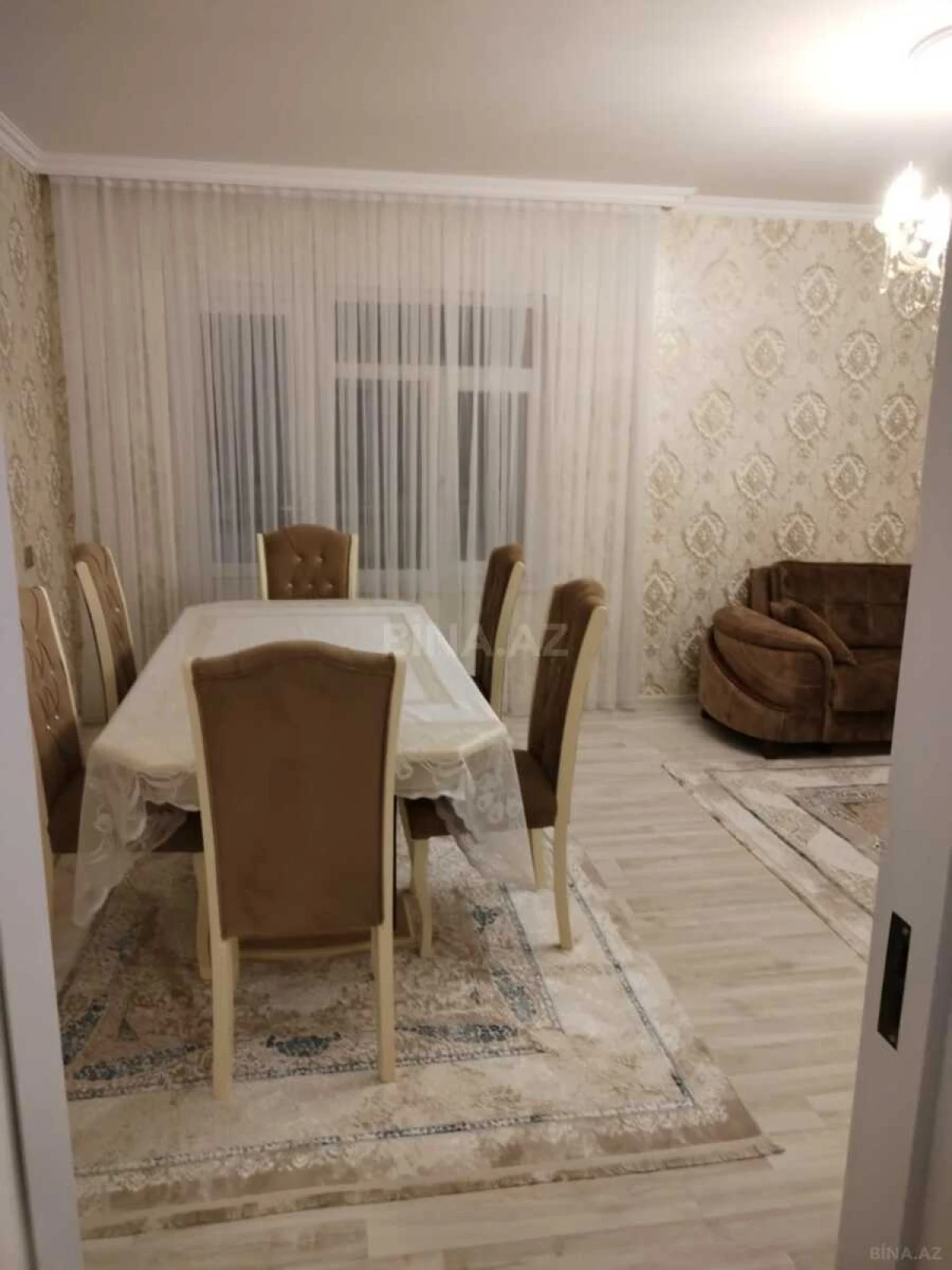 Satılır 4 otaqlı mənzil 90 m²