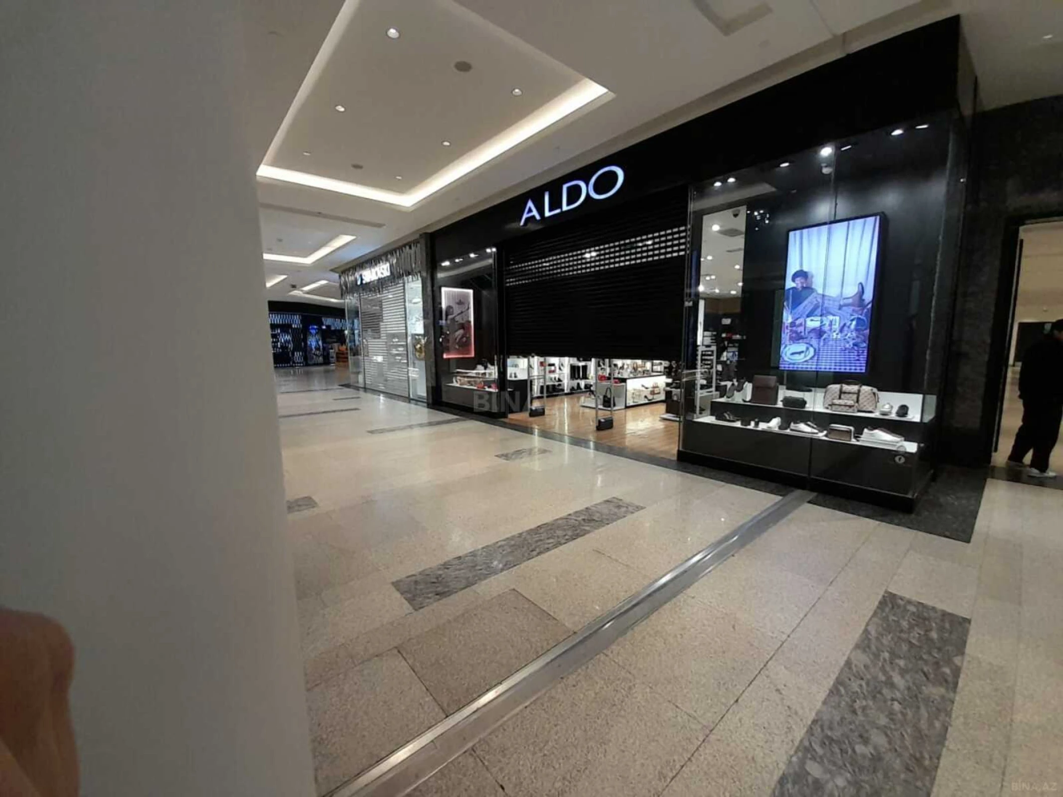 Satılır obyekt 830 m²