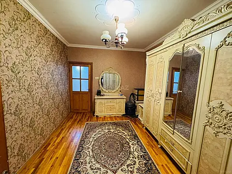 Satılır 4 otaqlı mənzil 100 m²