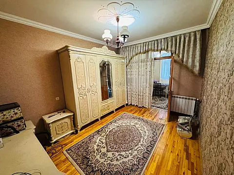 Satılır 4 otaqlı mənzil 100 m²