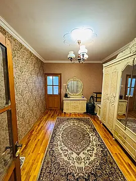 Satılır 4 otaqlı mənzil 100 m²