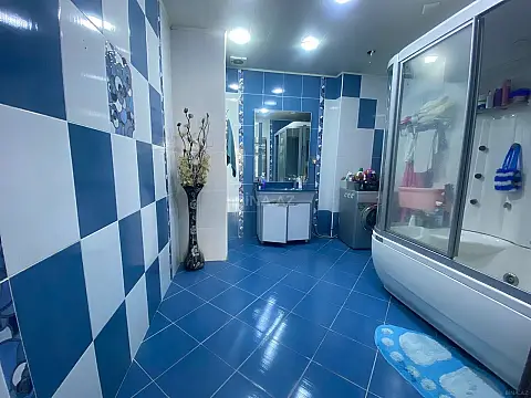 Satılır 3 otaqlı mənzil 147 m²
