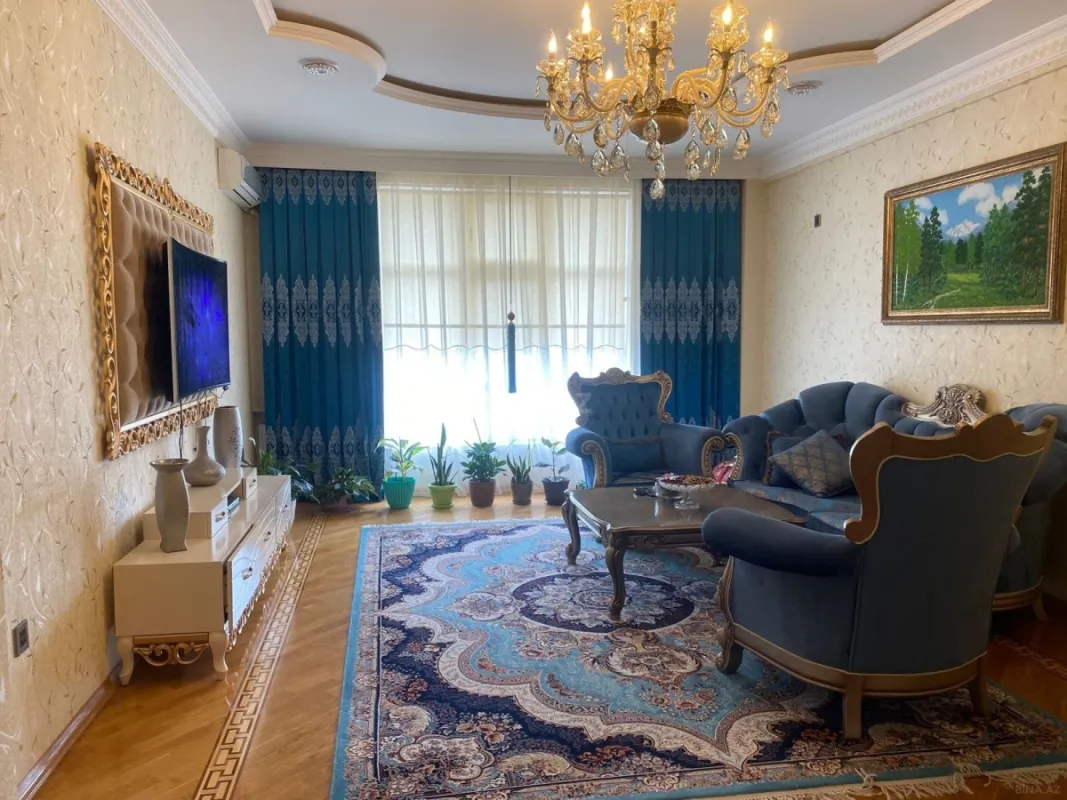 Satılır 3 otaqlı mənzil 147 m²