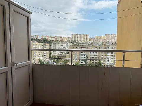 Satılır 3 otaqlı mənzil 147 m²