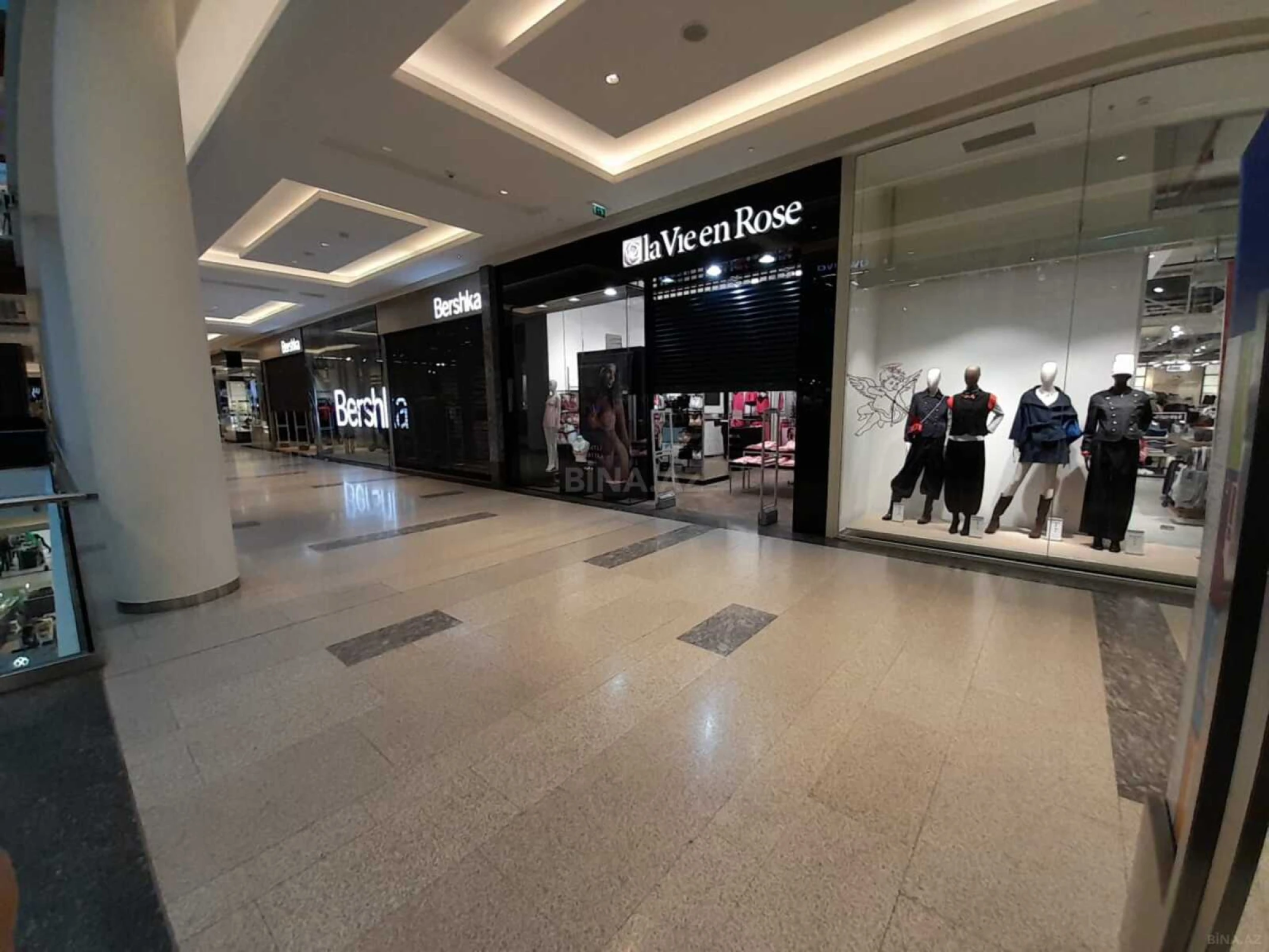 Satılır obyekt 835 m²