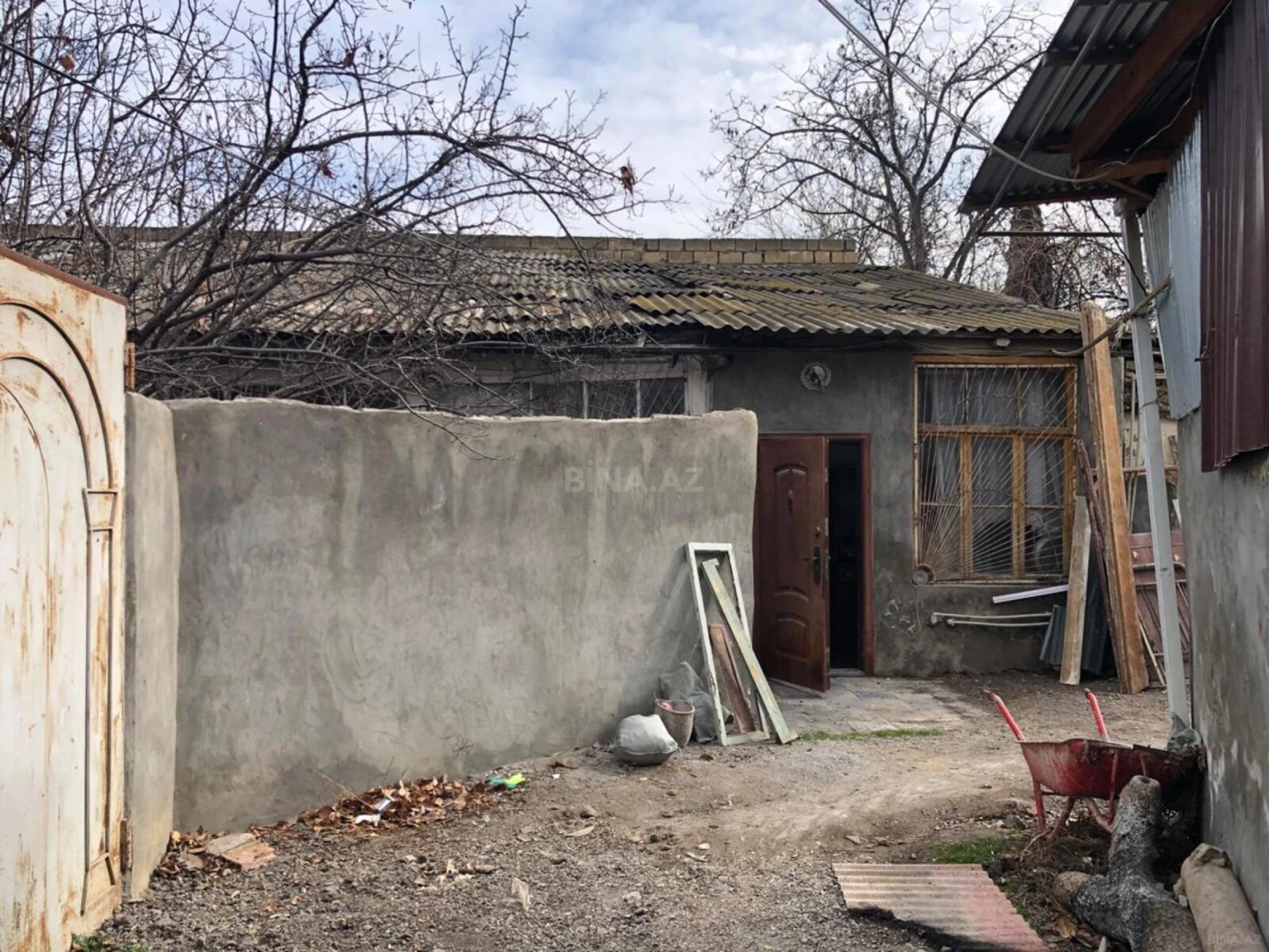 Satılır 5 otaqlı həyət evi 175 m²