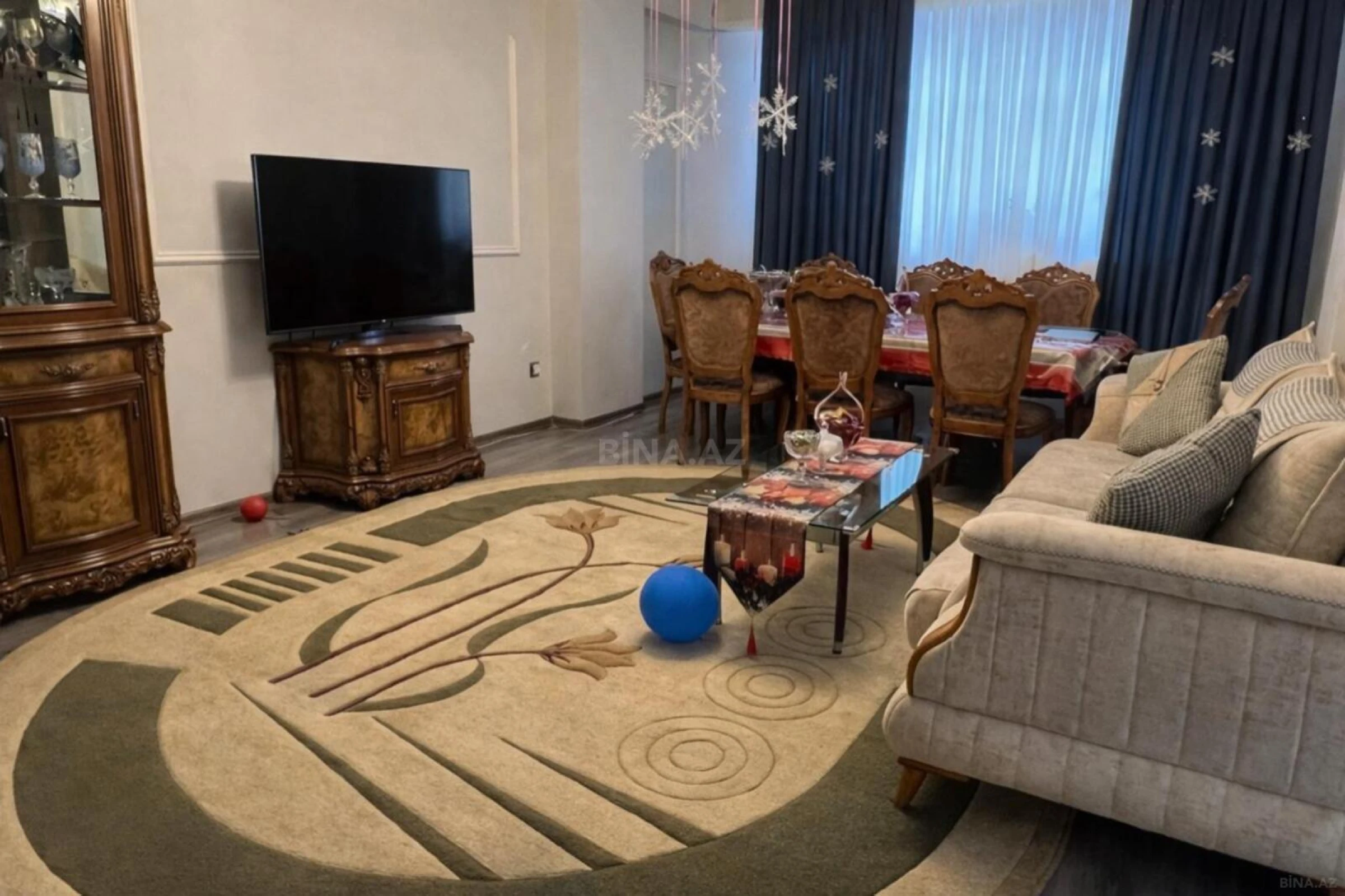 Satılır 3 otaqlı mənzil 121 m²