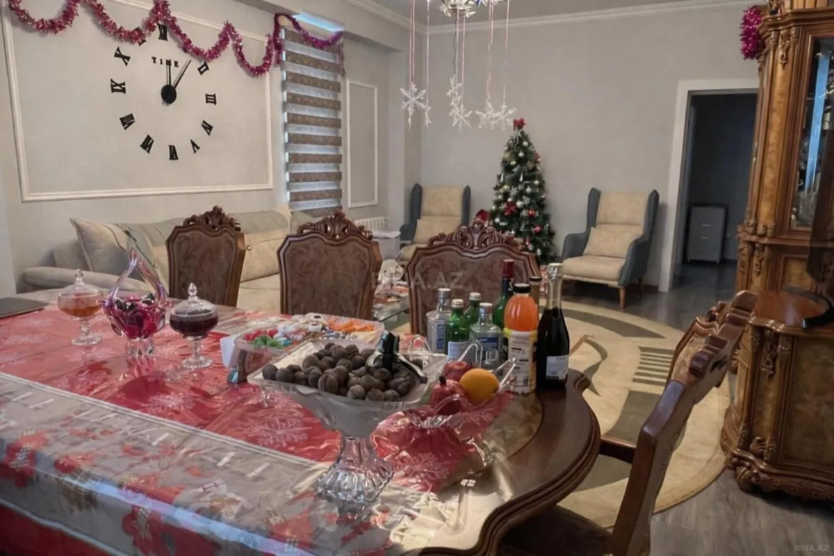 Satılır 3 otaqlı mənzil 121 m²