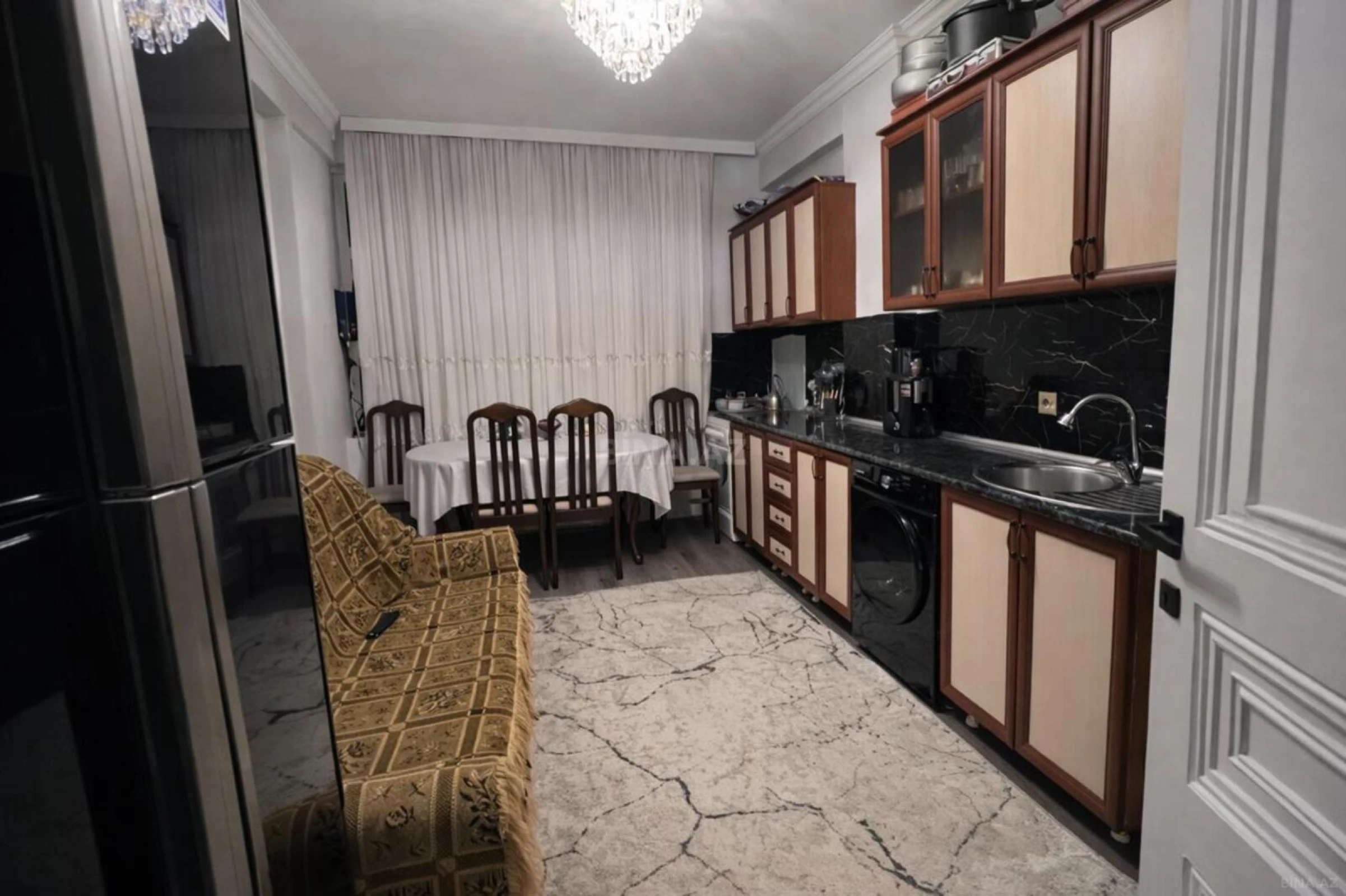 Satılır 3 otaqlı mənzil 121 m²