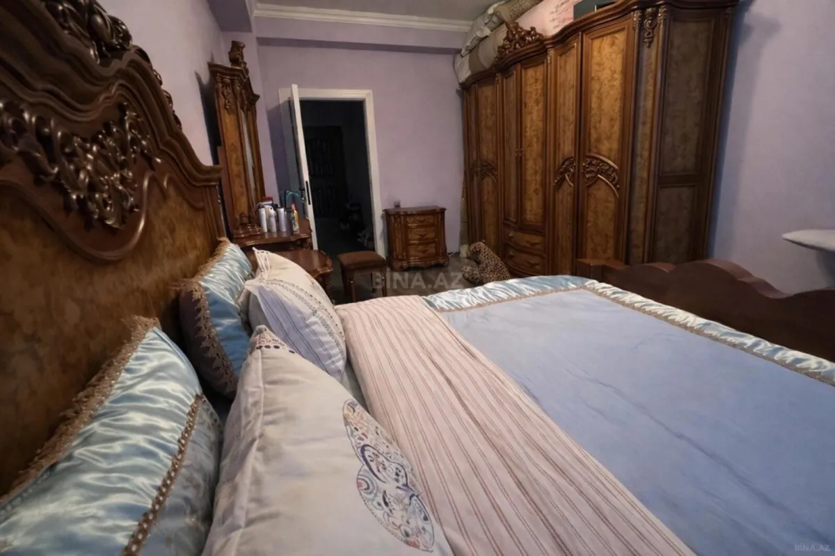 Satılır 3 otaqlı mənzil 121 m²