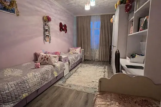 Satılır 3 otaqlı mənzil 121 m²