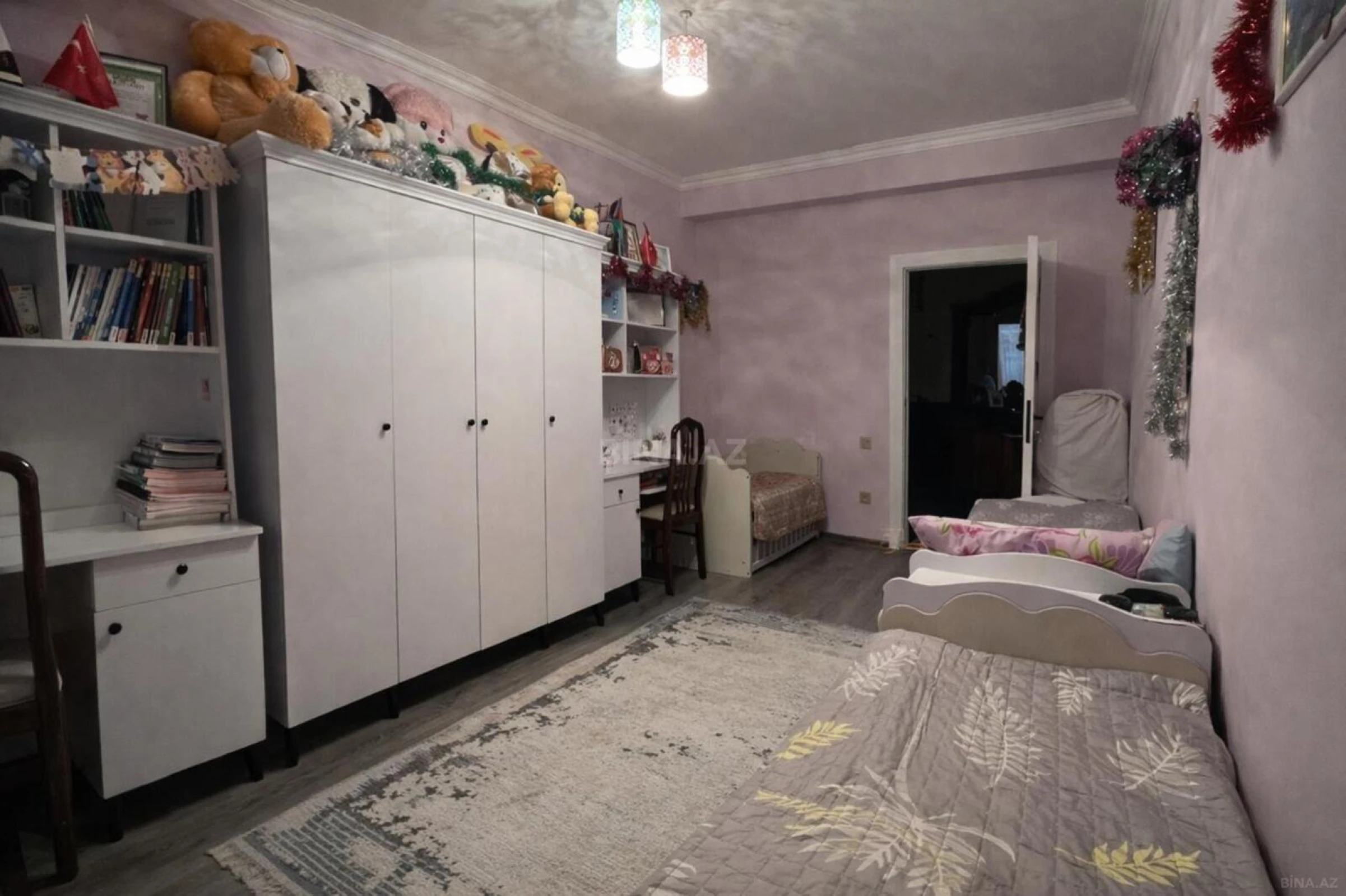 Satılır 3 otaqlı mənzil 121 m²