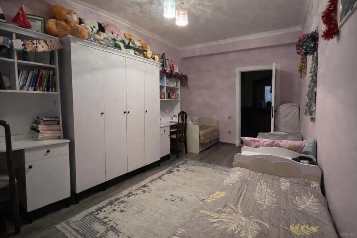 Satılır 3 otaqlı mənzil 121 m²