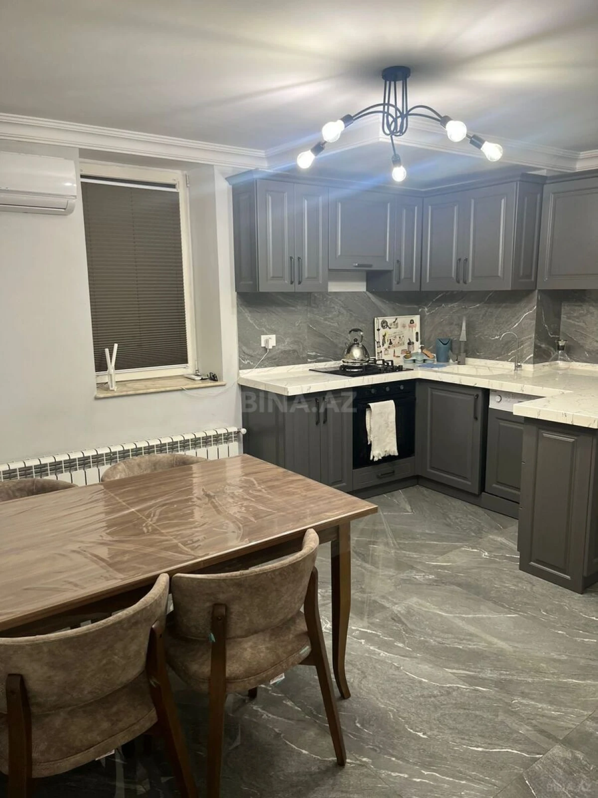 Kirayə verilir 4 otaqlı mənzil 110 m²