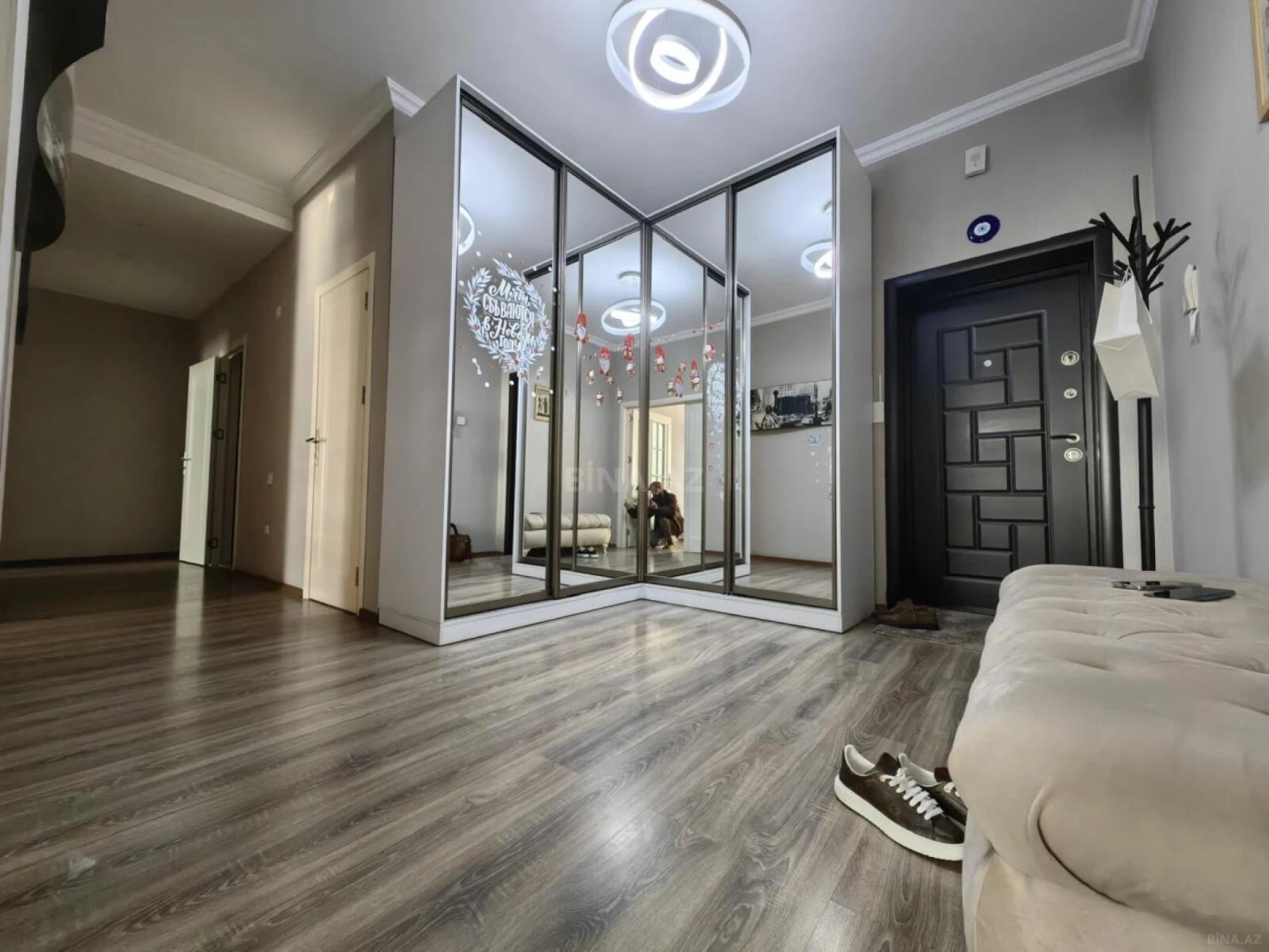 Kirayə verilir 2 otaqlı mənzil 90 m²