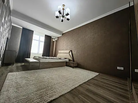 Kirayə verilir 2 otaqlı mənzil 90 m²