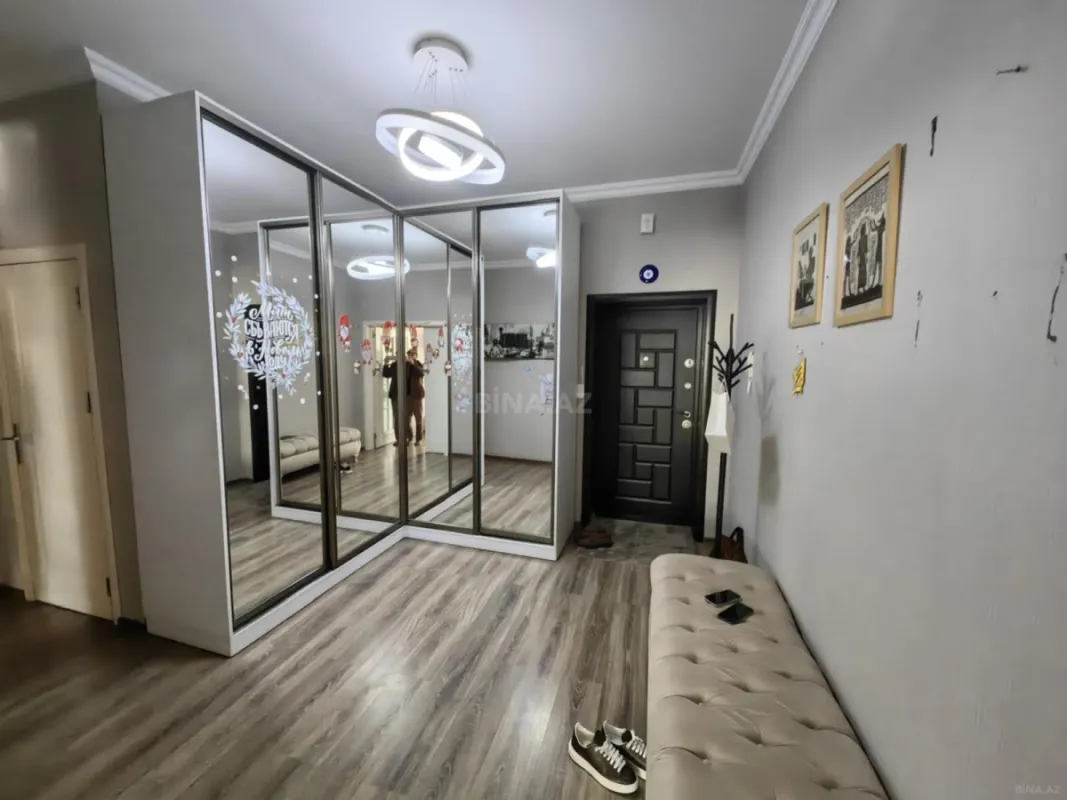 Kirayə verilir 2 otaqlı mənzil 90 m²