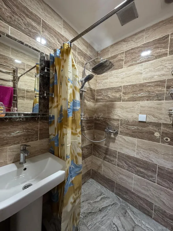 Kirayə verilir 2 otaqlı mənzil 75 m²